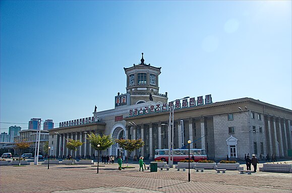  Центральная железнодорожная станция в городе Пхеньян